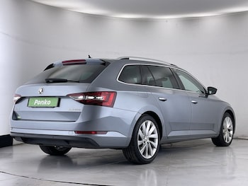 Used Skoda Superb 2017 for sale - 75509474: Photo