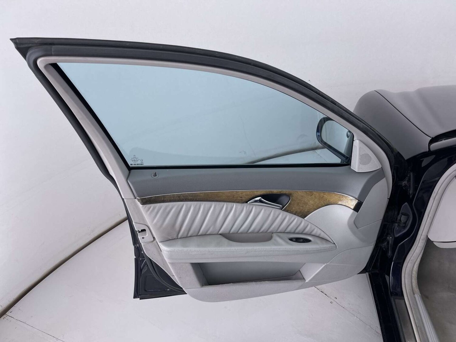 Used Mercedes-Benz E Class 2004 for sale - 77318468: Photo 27