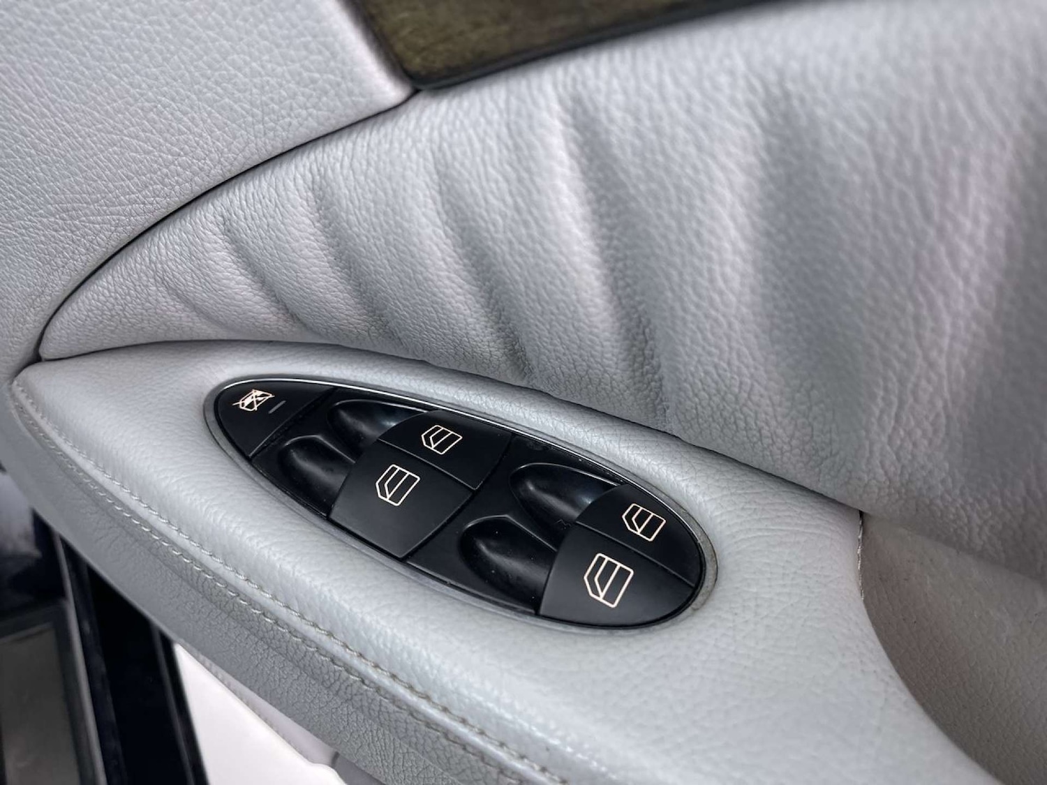 Used Mercedes-Benz E Class 2004 for sale - 77318468: Photo 45