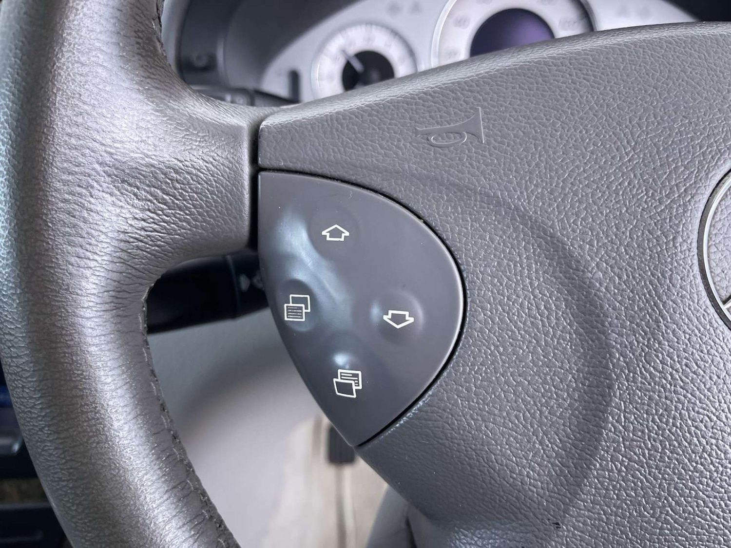 Used Mercedes-Benz E Class 2004 for sale - 77318468: Photo 46