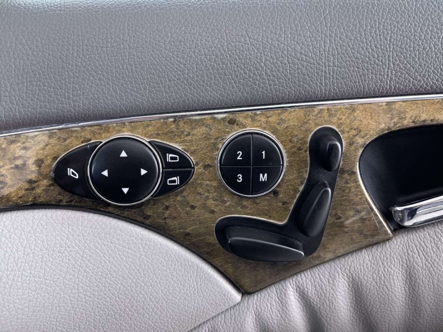 Used Mercedes-Benz E Class 2004 for sale - 77318468: Photo 49