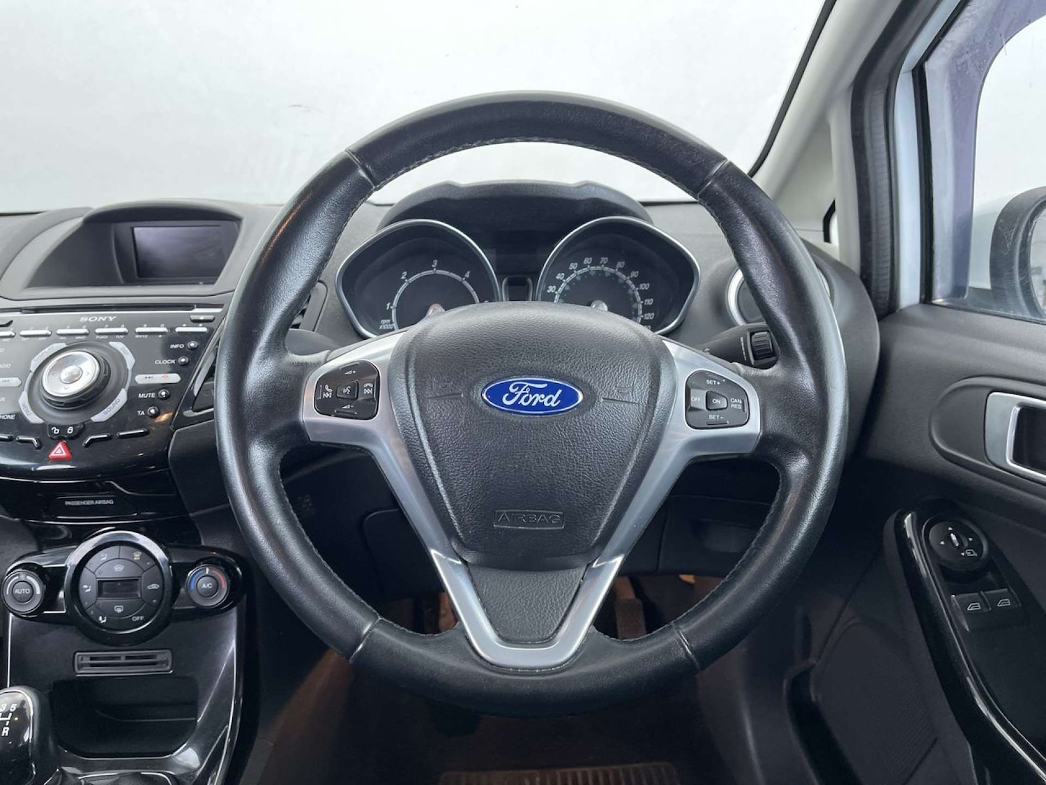 Used Ford Fiesta 2013 for sale - 76100790: Photo 36