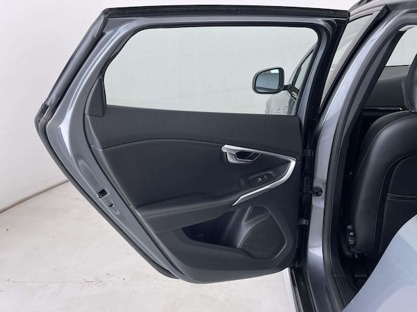 Used Volvo V40 2017 for sale - 76319148: Photo 28