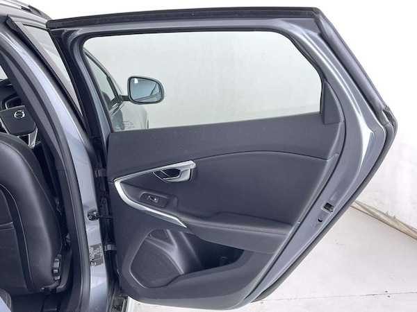 Used Volvo V40 2017 for sale - 76319148: Photo 30