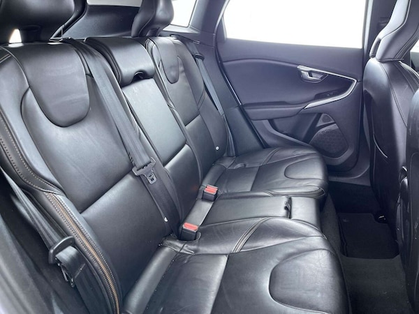 Used Volvo V40 2017 for sale - 76319148: Photo 9