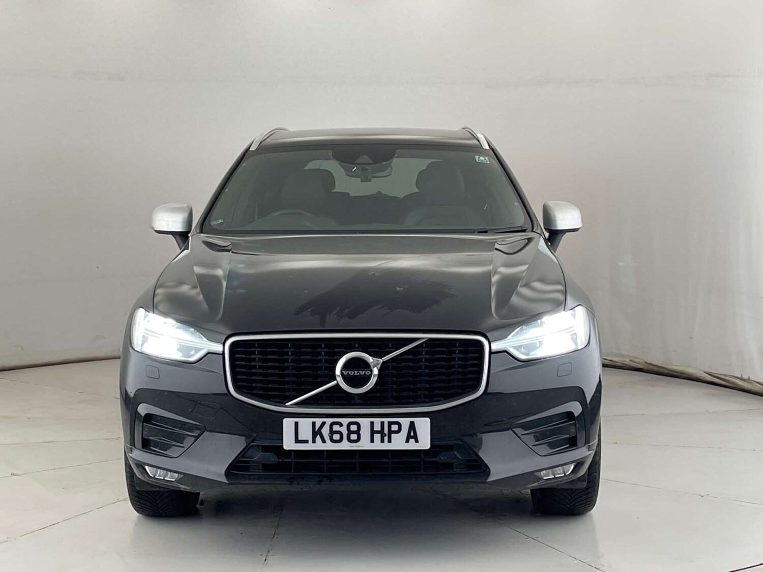 Used Volvo XC60 2018 for sale - 77392217: Photo 2