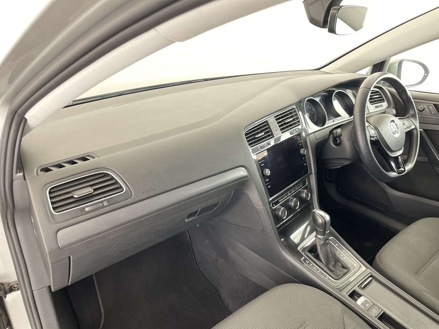 Used Volkswagen Golf 2018 for sale - 77420233: Photo 29