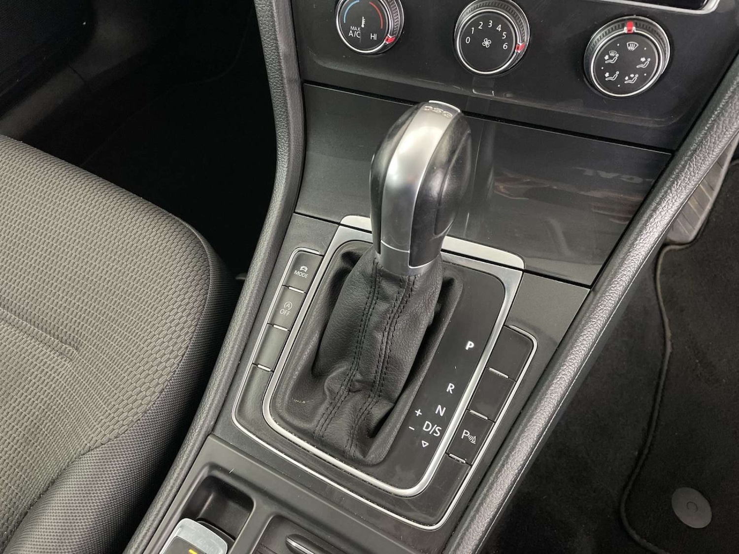 Used Volkswagen Golf 2018 for sale - 77420233: Photo 44