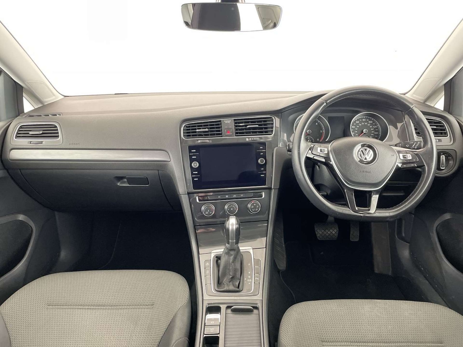 Used Volkswagen Golf 2018 for sale - 77420233: Photo 8