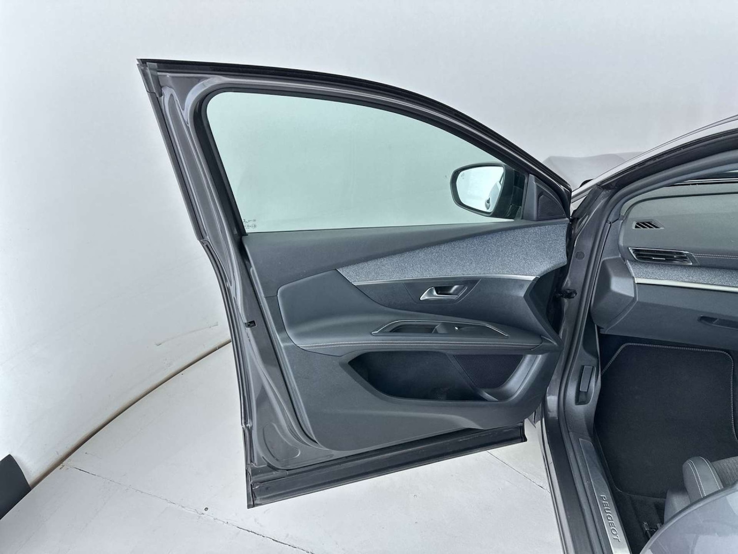 Used Peugeot 3008 2019 for sale - 78031100: Photo 27