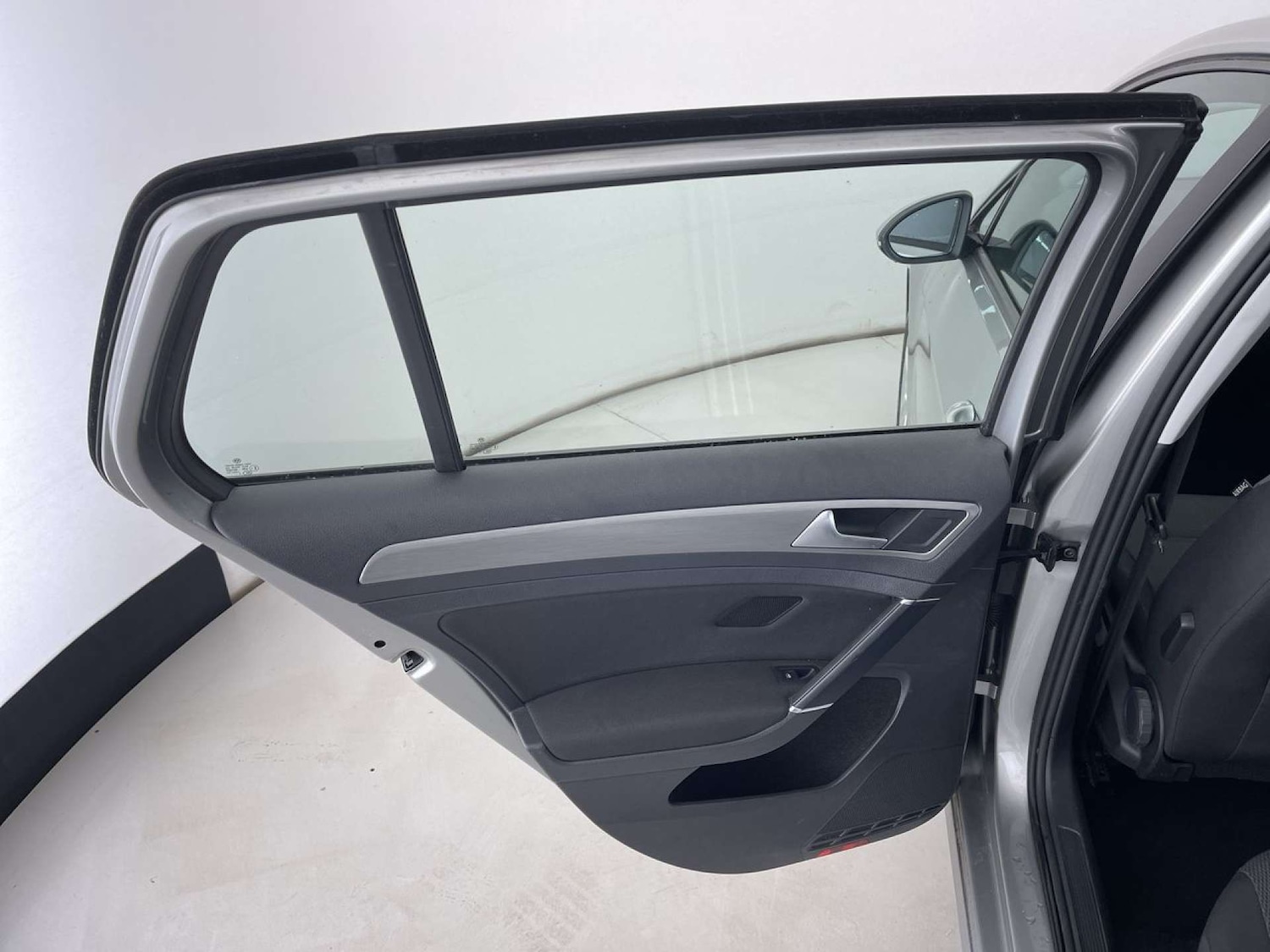 Used Volkswagen Golf 2017 for sale - 76385801: Photo 28