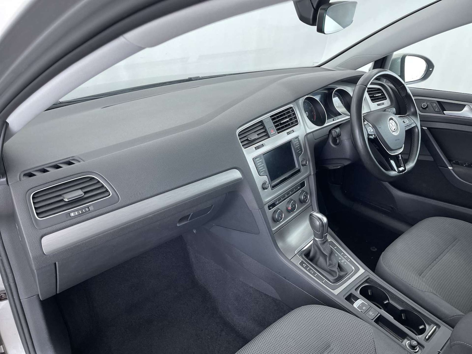 Used Volkswagen Golf 2017 for sale - 76385801: Photo 32