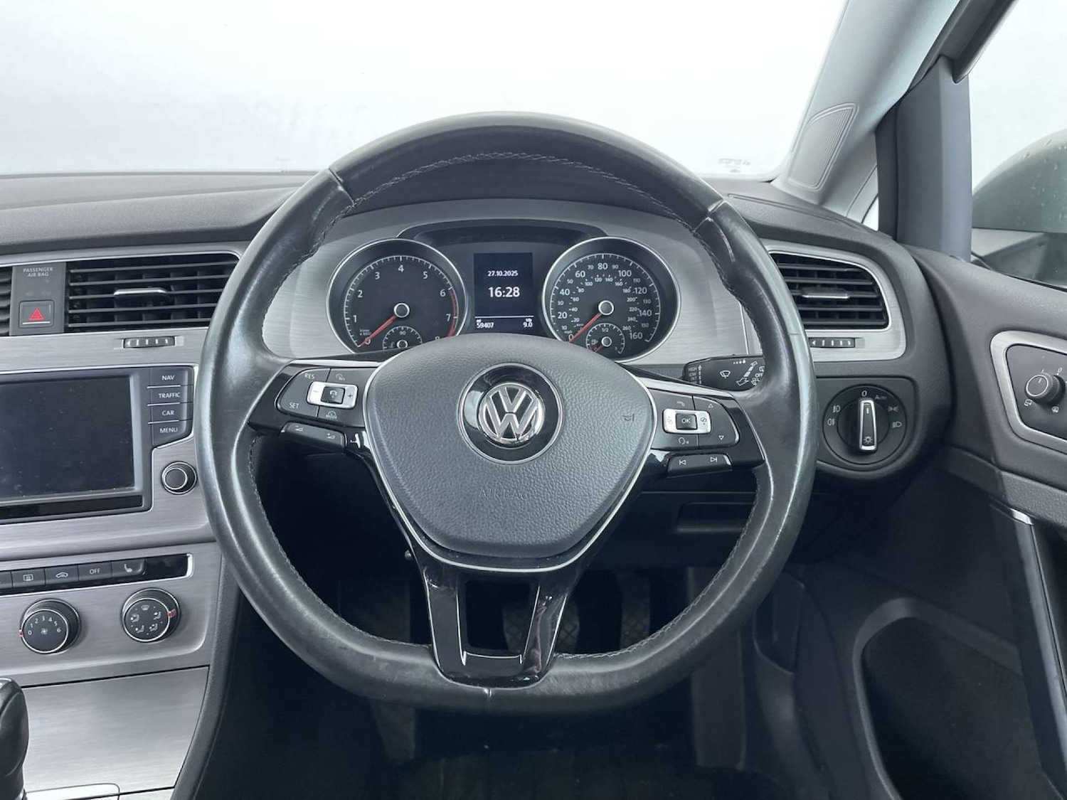 Used Volkswagen Golf 2017 for sale - 76385801: Photo 36