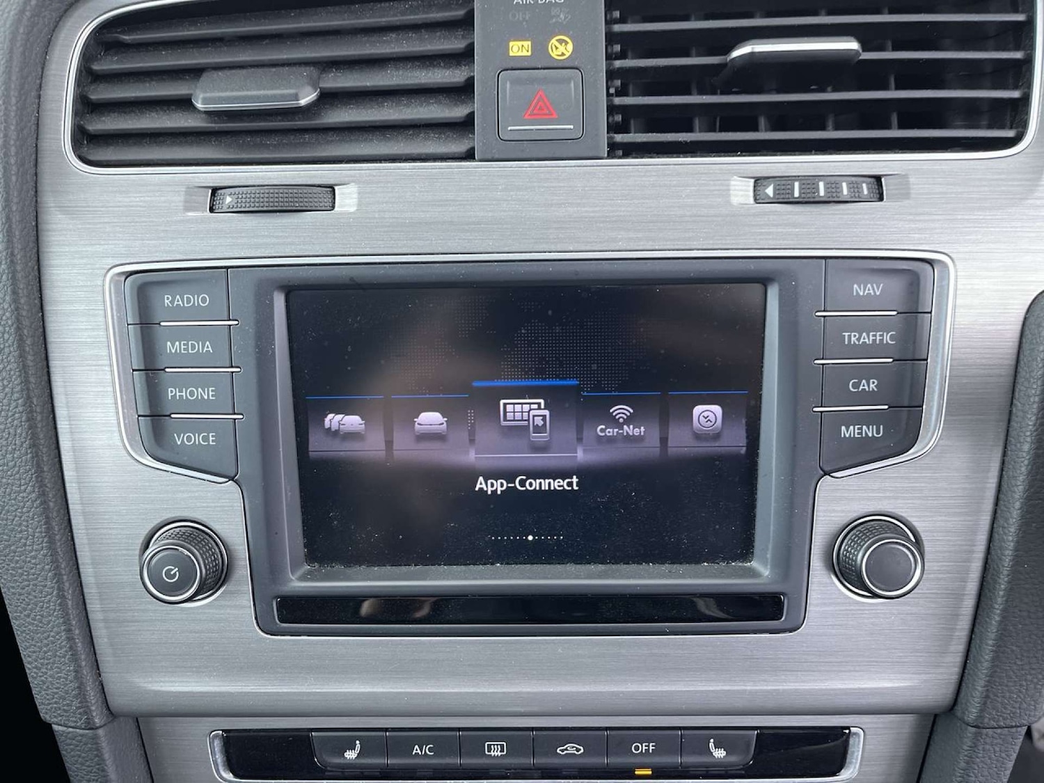 Used Volkswagen Golf 2017 for sale - 76385801: Photo 40