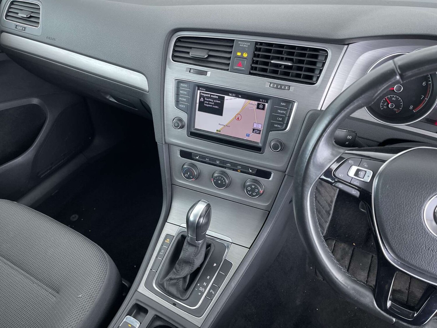 Used Volkswagen Golf 2017 for sale - 76385801: Photo 45