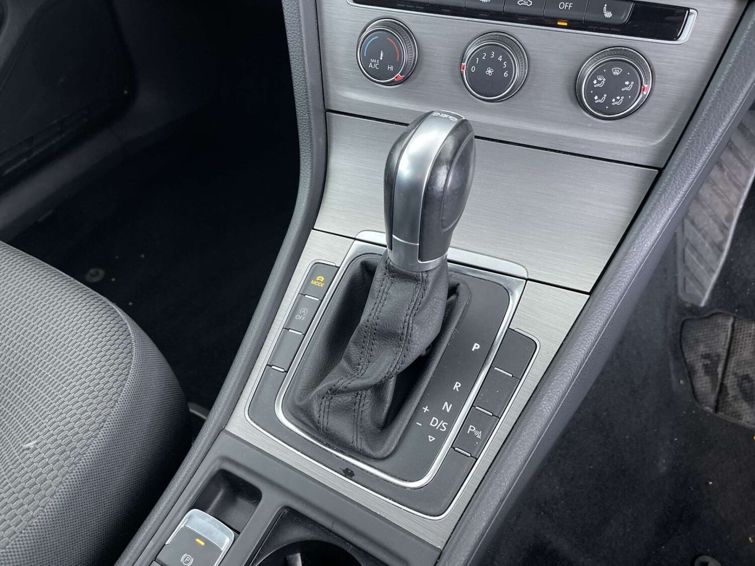 Used Volkswagen Golf 2017 for sale - 76385801: Photo 47