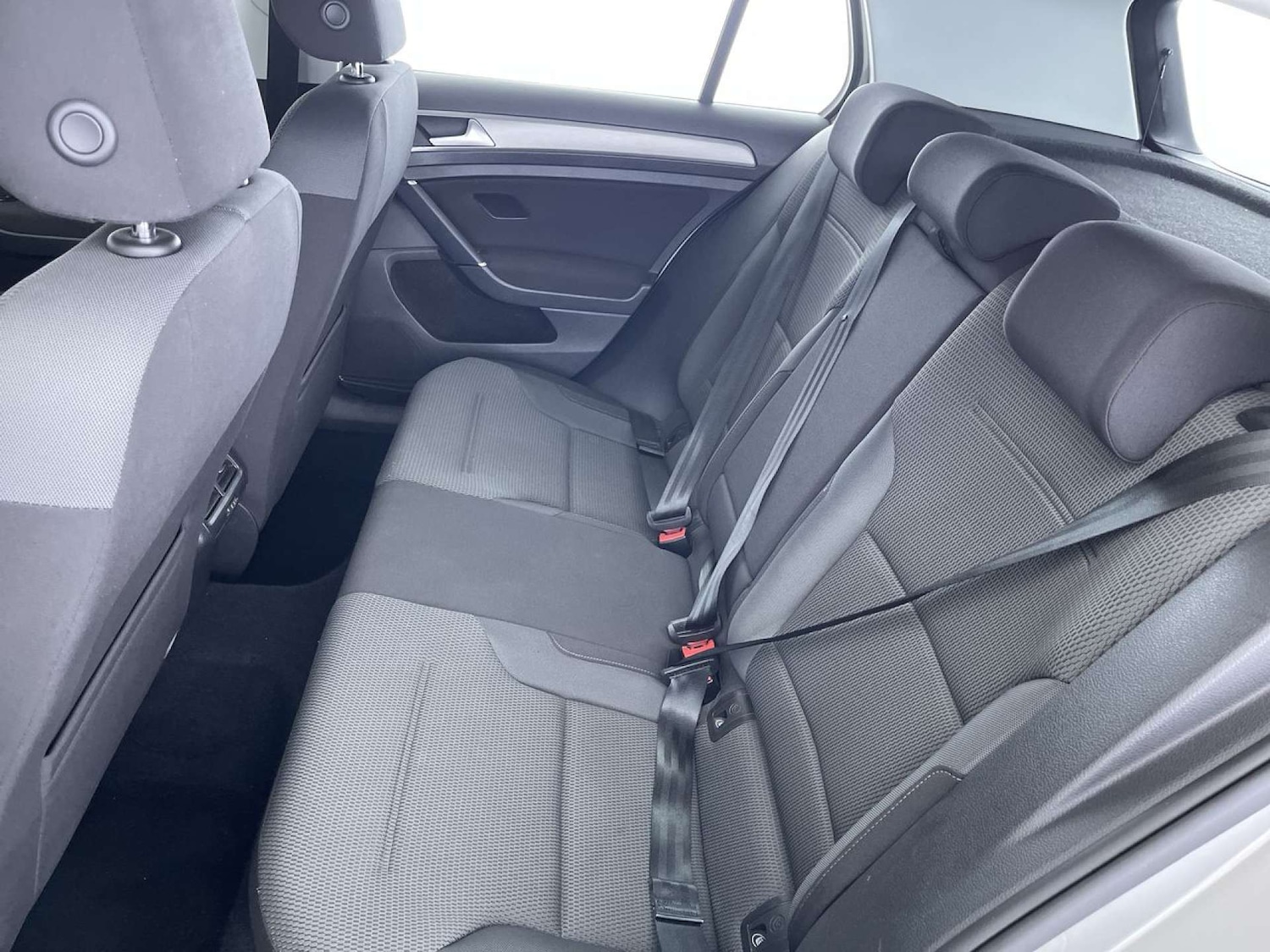 Used Volkswagen Golf 2017 for sale - 76385801: Photo 9