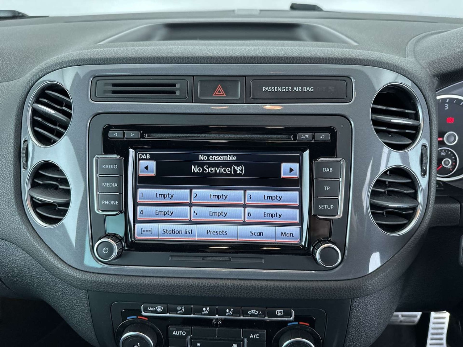 Used Volkswagen Tiguan 2014 for sale - 77617108: Photo 37