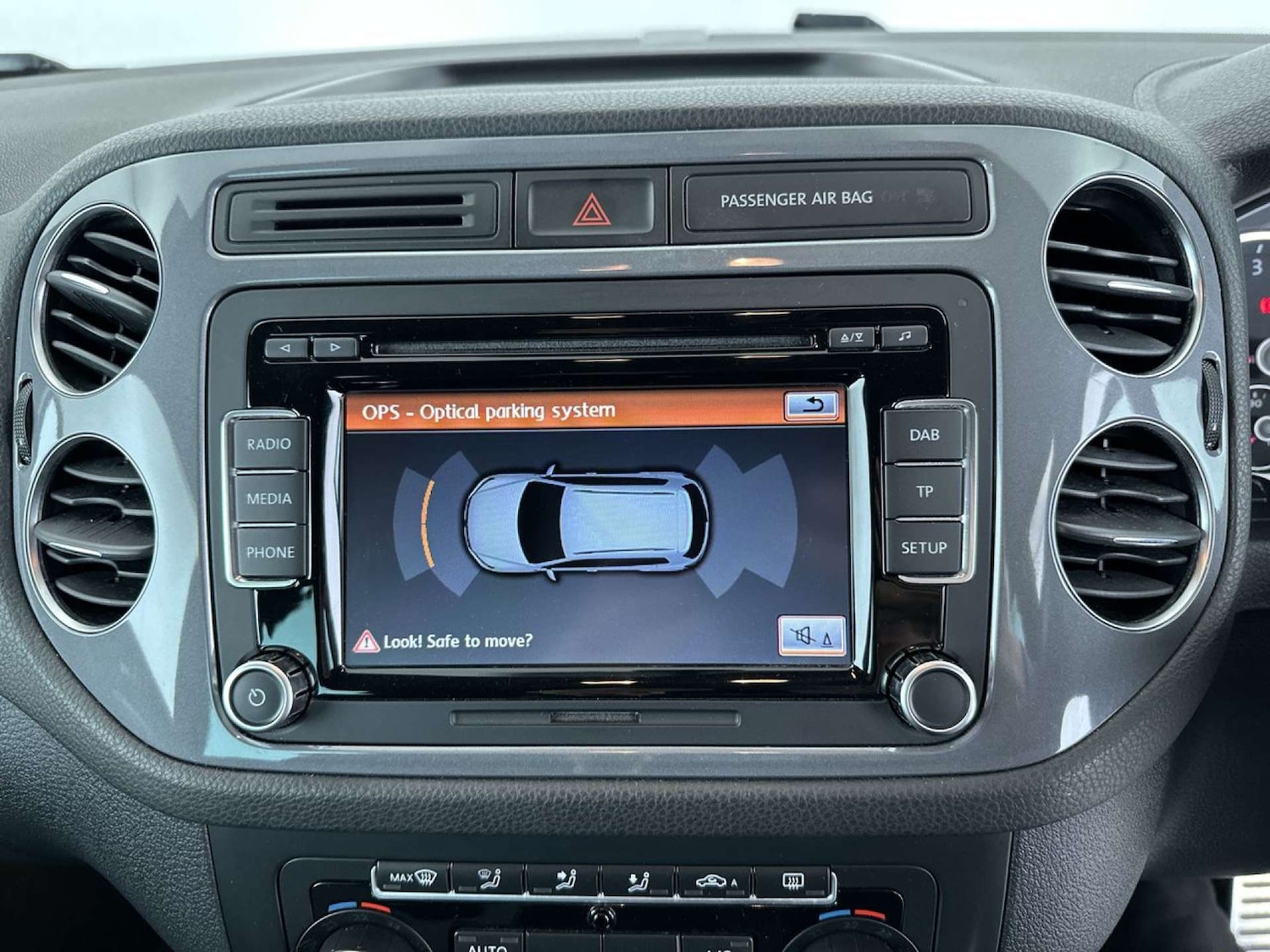 Used Volkswagen Tiguan 2014 for sale - 77617108: Photo 38