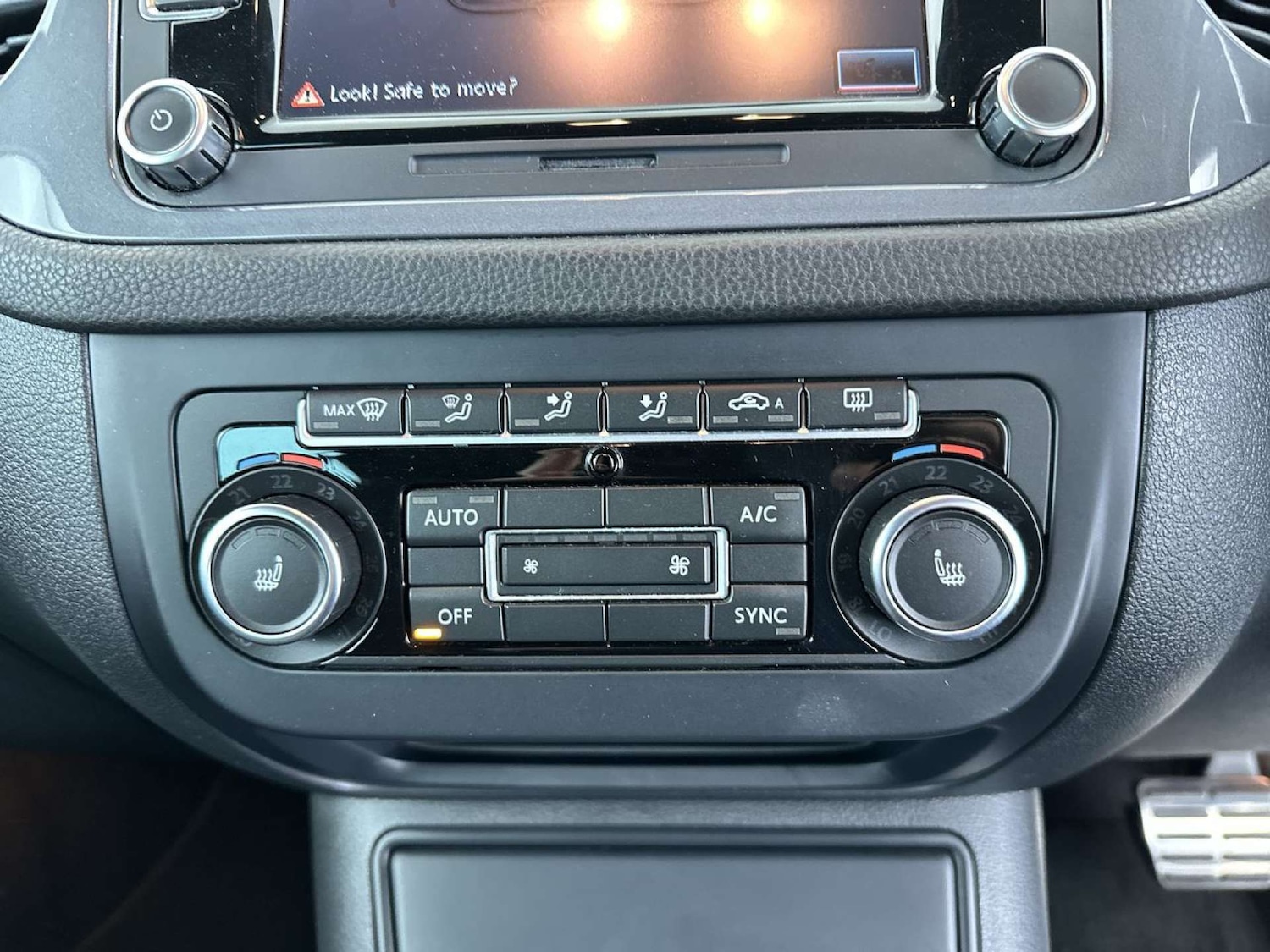 Used Volkswagen Tiguan 2014 for sale - 77617108: Photo 40