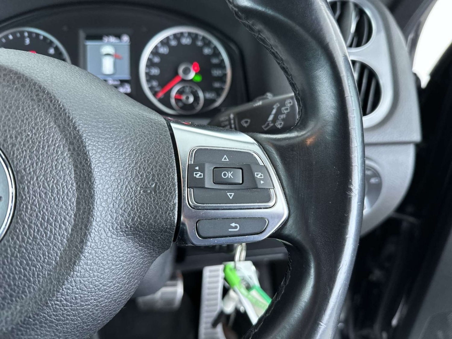 Used Volkswagen Tiguan 2014 for sale - 77617108: Photo 47