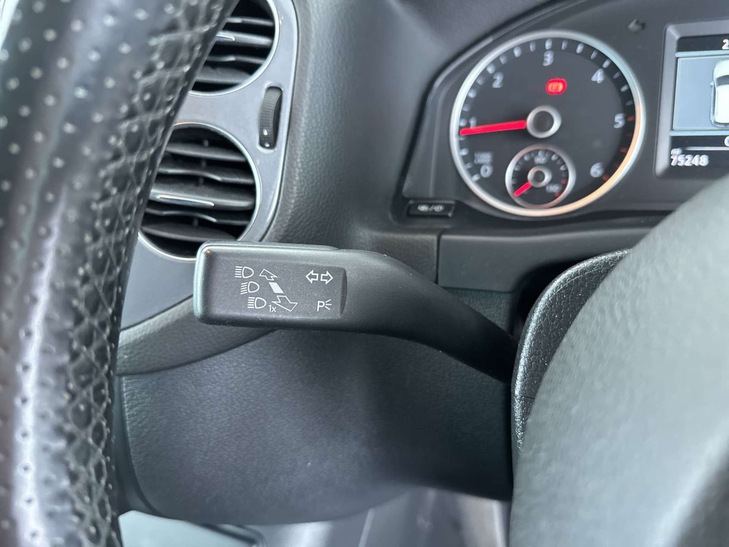 Used Volkswagen Tiguan 2014 for sale - 77617108: Photo 48