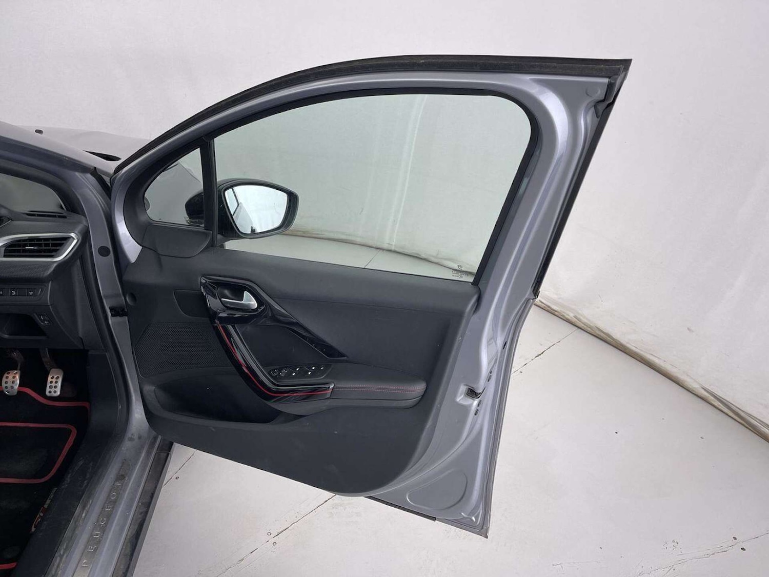 Vehicle 29