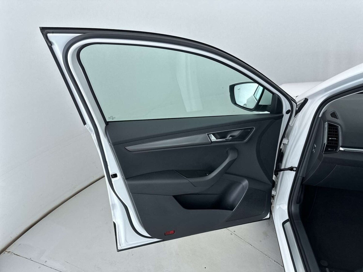 Used Skoda Karoq 2018 for sale - 77523214: Photo 27