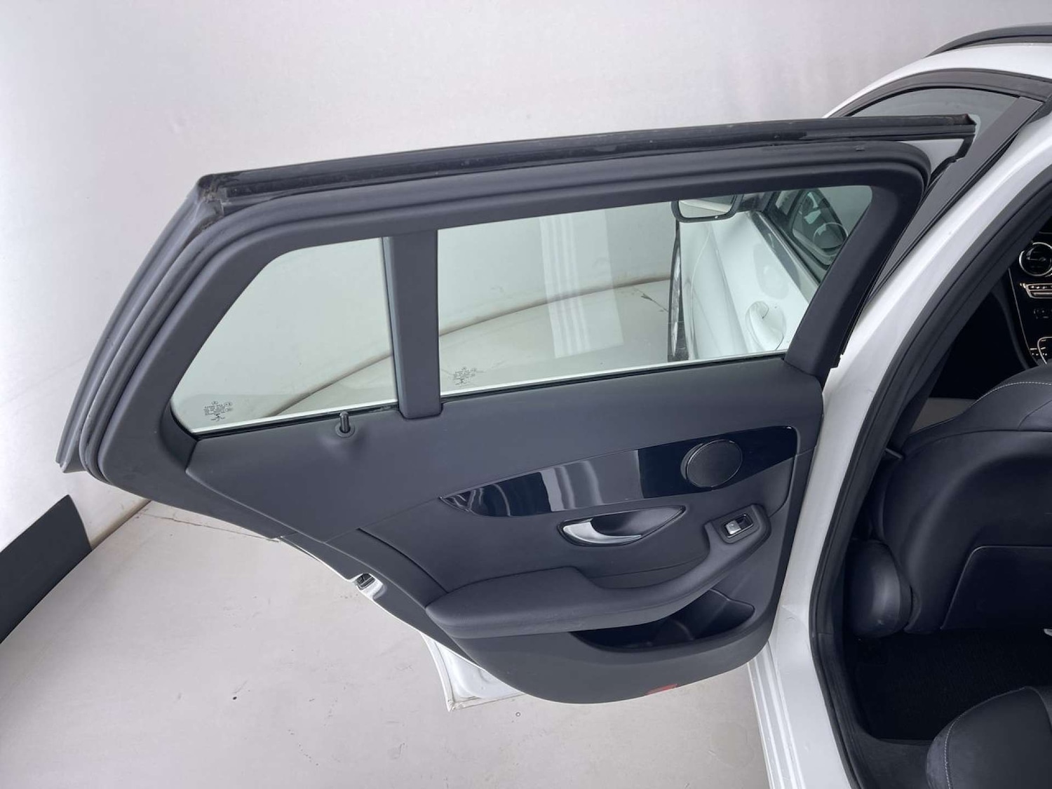 Used Mercedes-Benz C Class 2016 for sale - 76602124: Photo 28