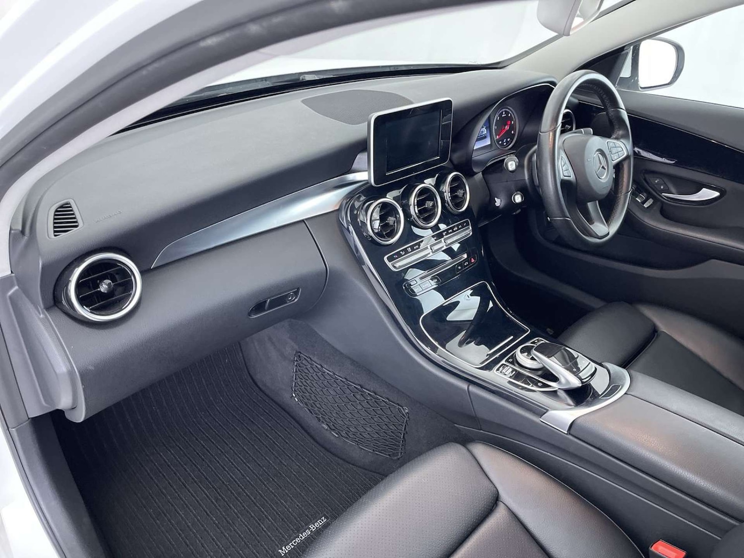 Used Mercedes-Benz C Class 2016 for sale - 76602124: Photo 32