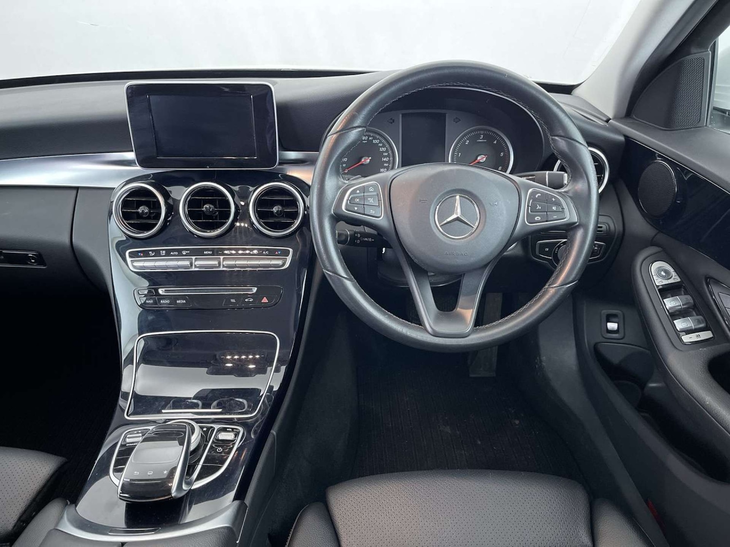 Used Mercedes-Benz C Class 2016 for sale - 76602124: Photo 35