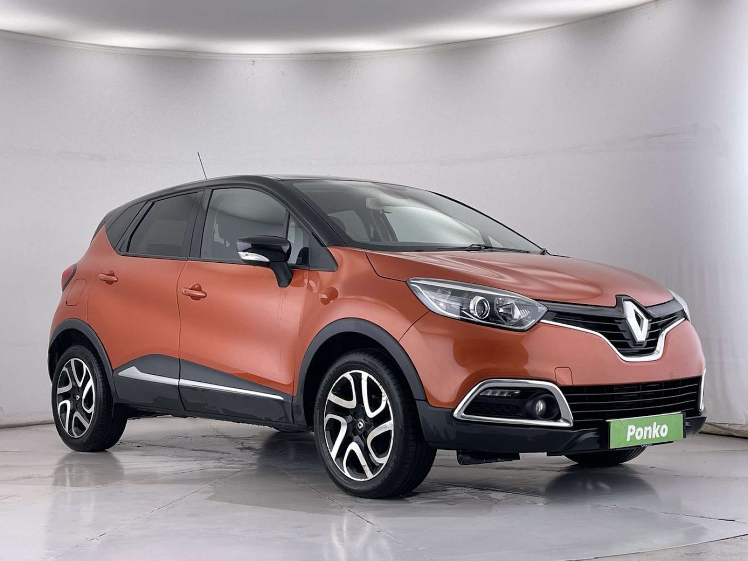 Used Renault Captur 2016 for sale - 76127600: Photo 1