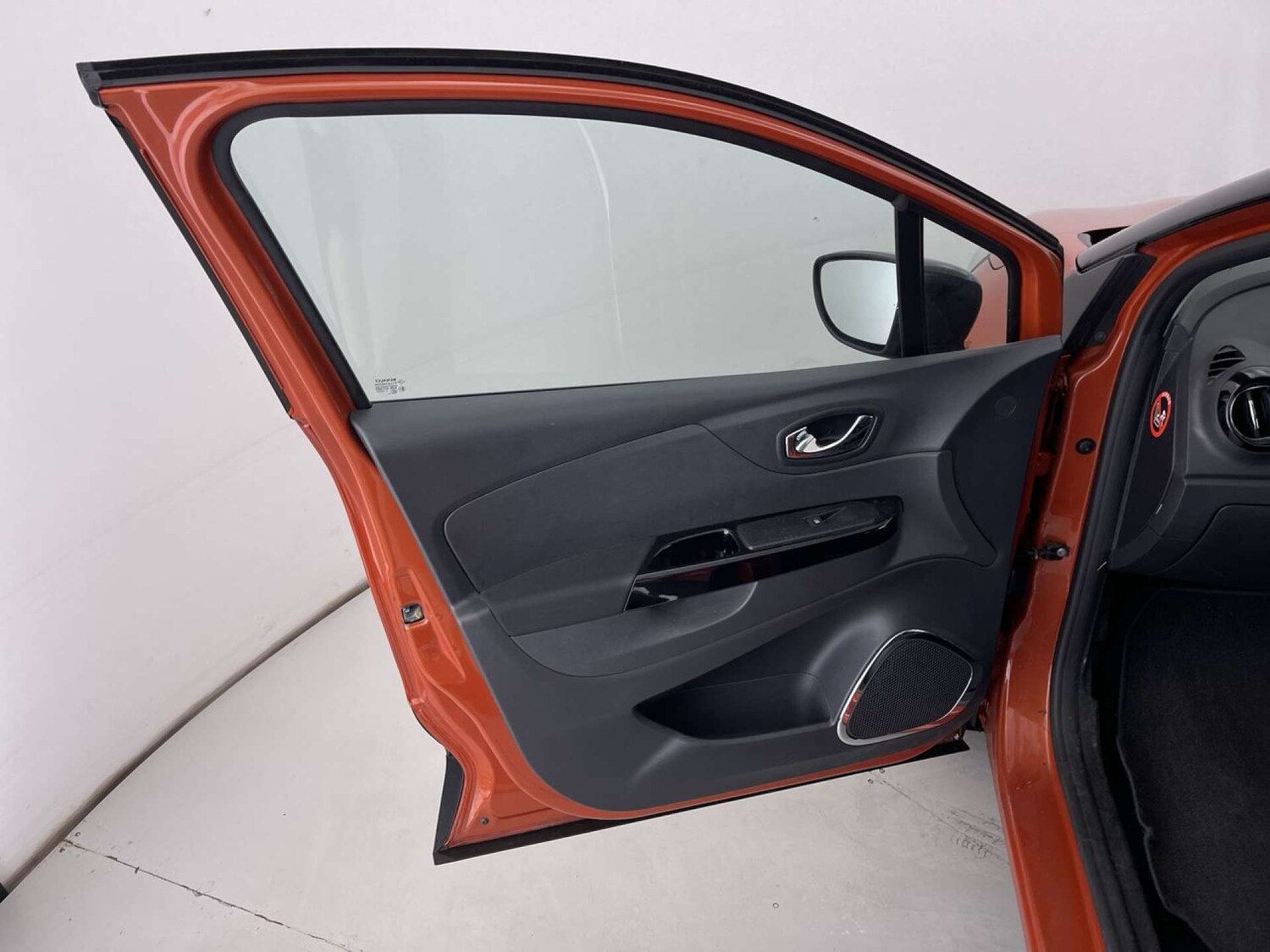 Used Renault Captur 2016 for sale - 76127600: Photo 27