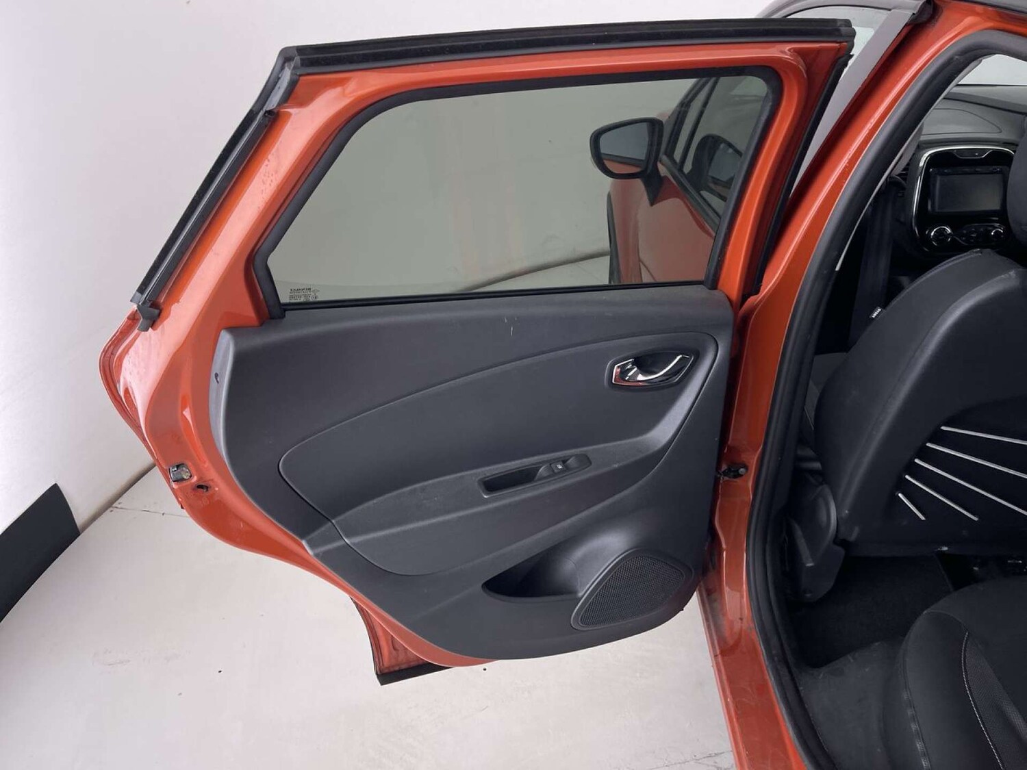 Used Renault Captur 2016 for sale - 76127600: Photo 28