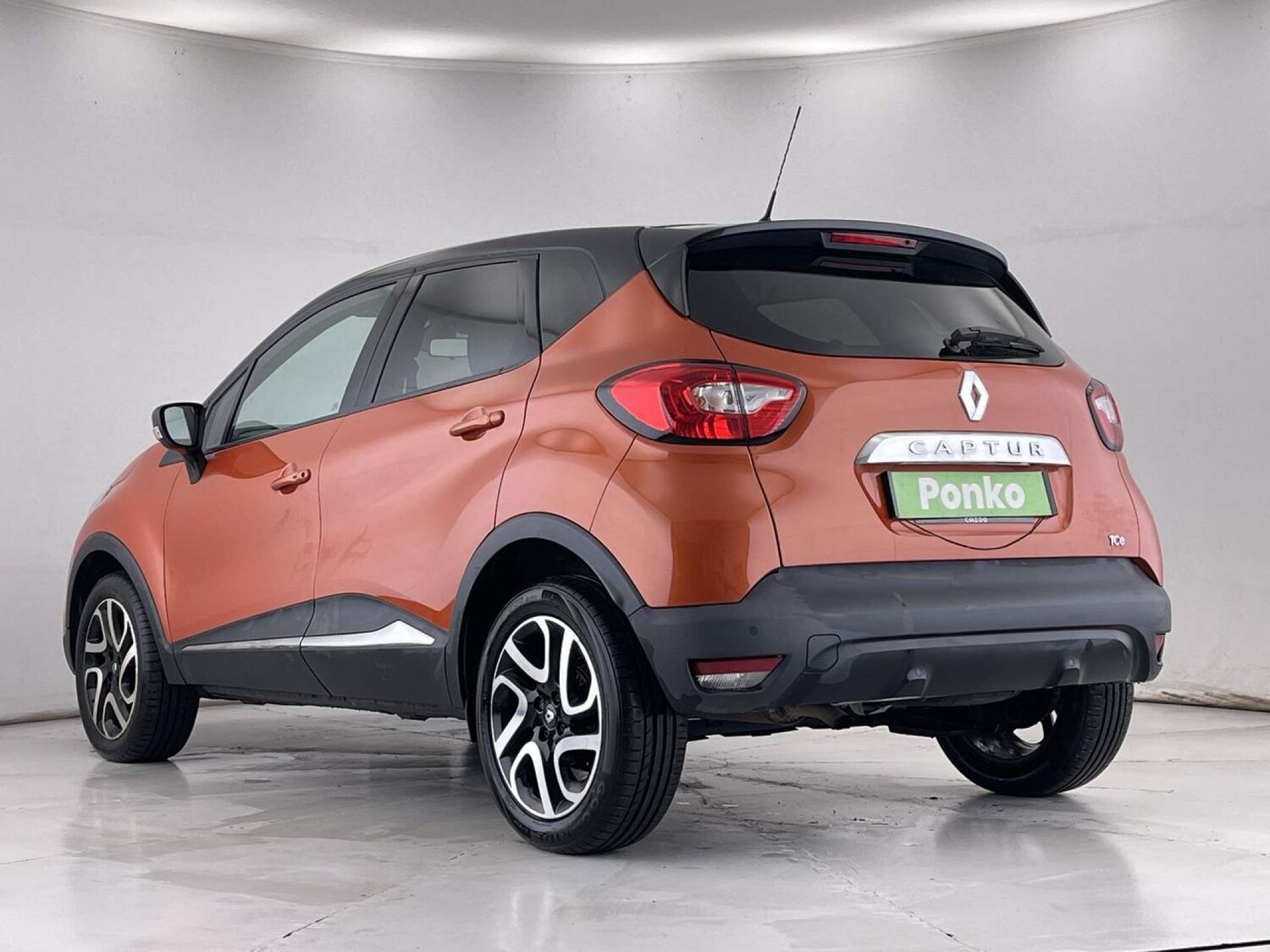 Used Renault Captur 2016 for sale - 76127600: Photo 3