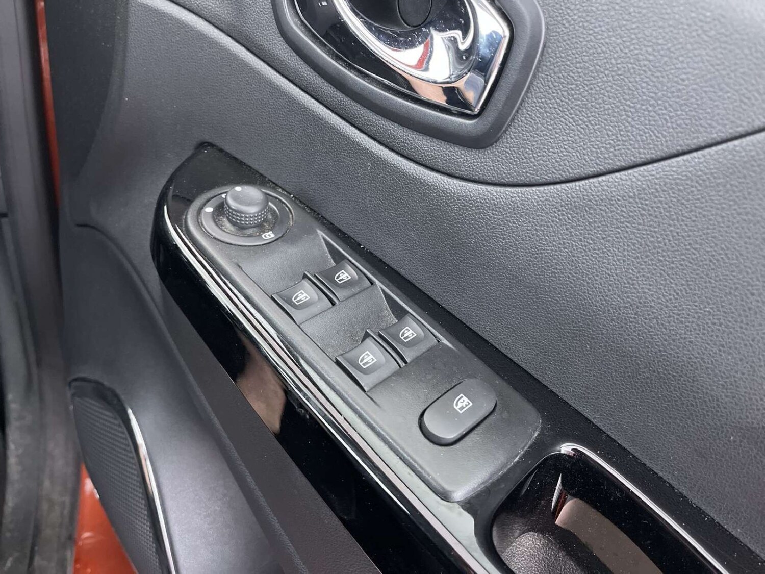 Used Renault Captur 2016 for sale - 76127600: Photo 51