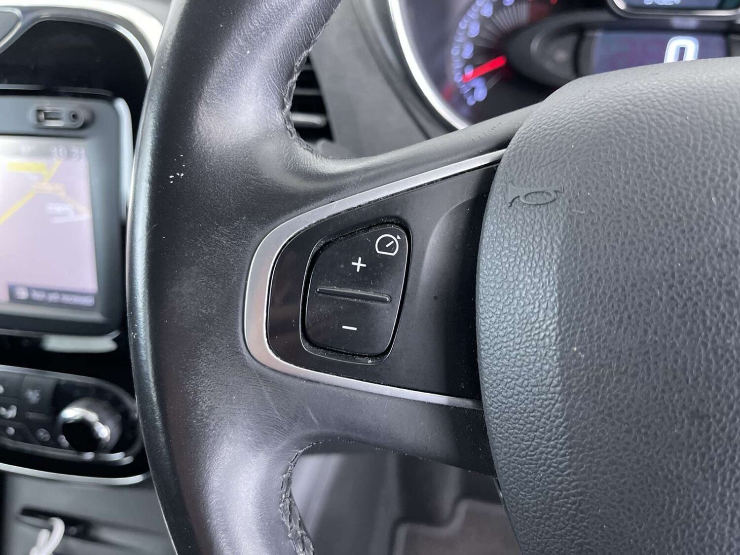 Used Renault Captur 2016 for sale - 76127600: Photo 52