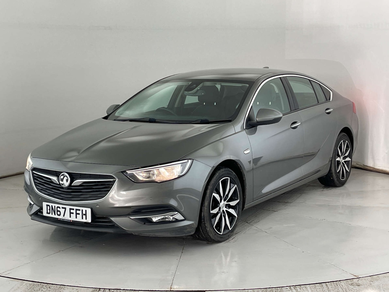 Used Vauxhall Insignia 2017 for sale - 77224826: Photo 3