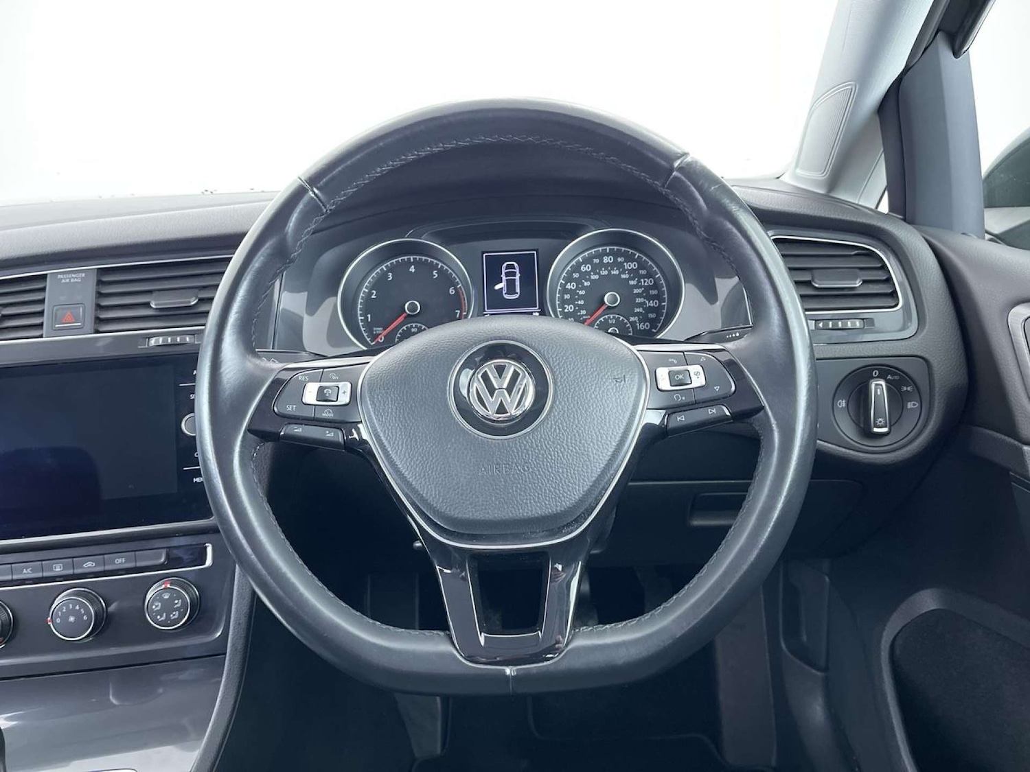 Used Volkswagen Golf 2018 for sale - 76556029: Photo 36