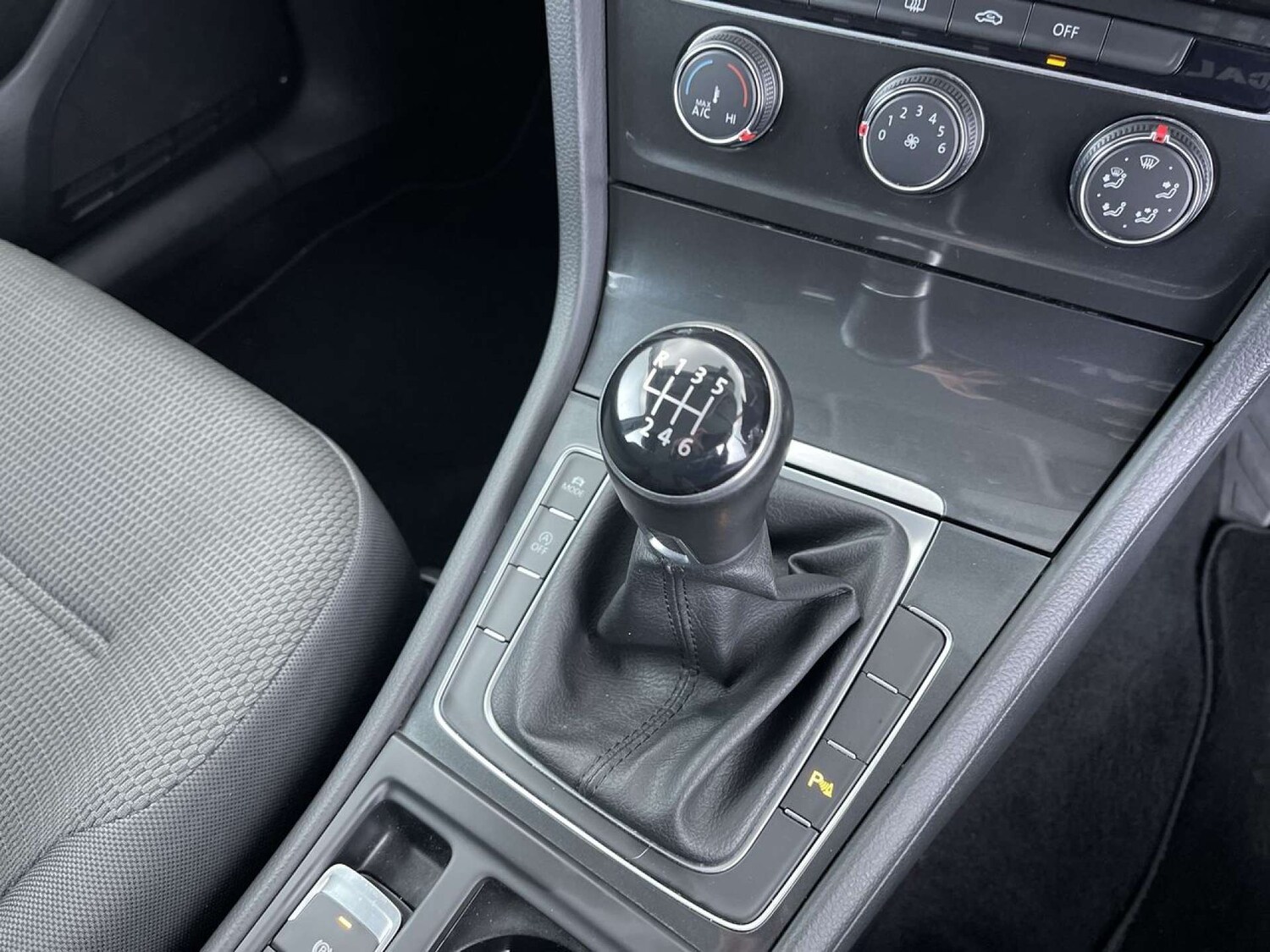 Used Volkswagen Golf 2018 for sale - 76556029: Photo 47