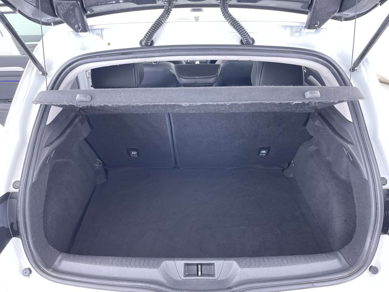 Used Renault Megane 2017 for sale - 76209998: Photo 10