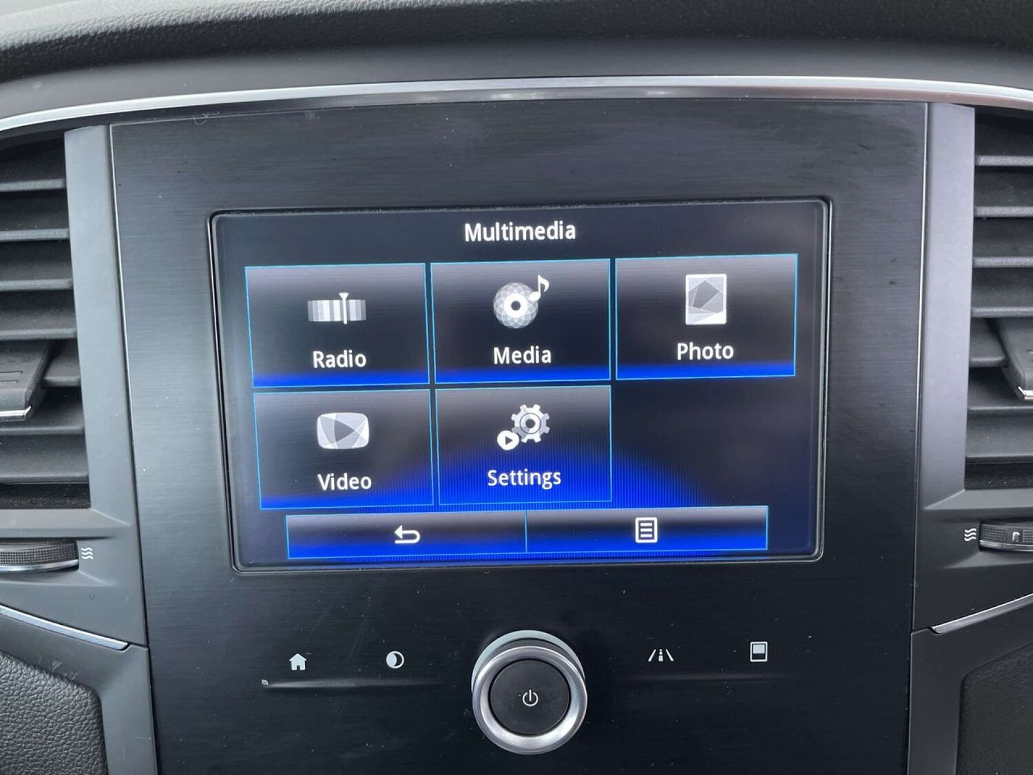 Used Renault Megane 2017 for sale - 76209998: Photo 41