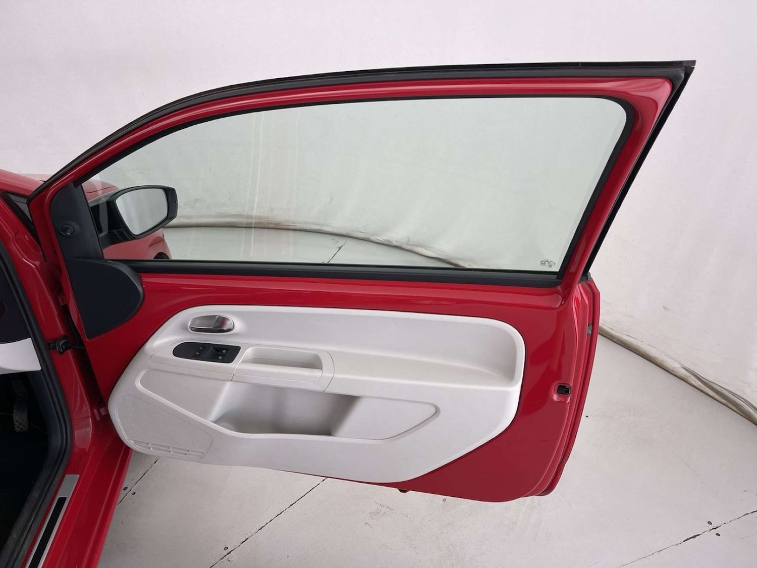 Used Volkswagen up! 2017 for sale - 76025777: Photo 28