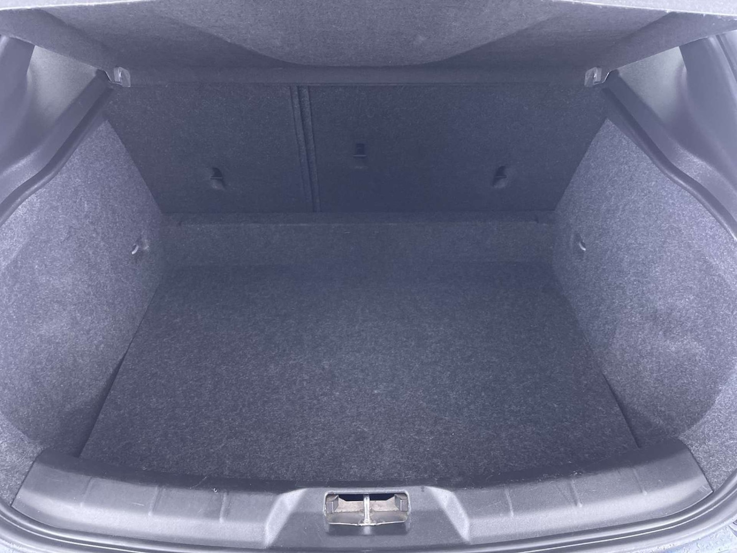 Used Volvo V40 2016 for sale - 77200714: Photo 10