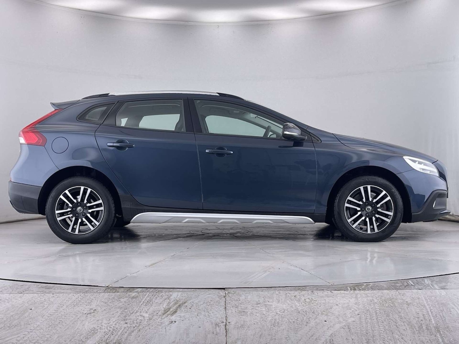 Used Volvo V40 2016 for sale - 77200714: Photo 15