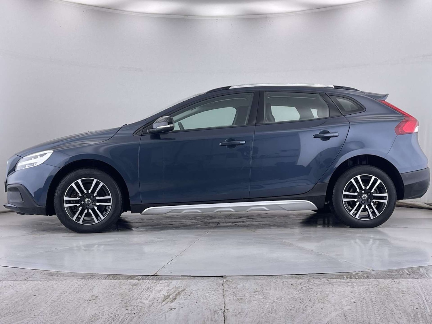 Used Volvo V40 2016 for sale - 77200714: Photo 16