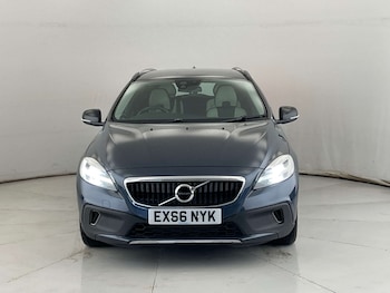 Used Volvo V40 2016 for sale - 77200714: Photo