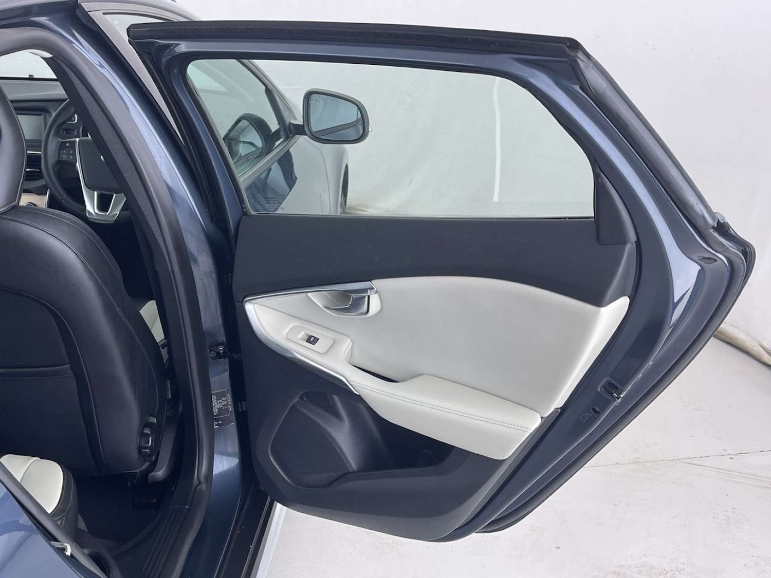 Used Volvo V40 2016 for sale - 77200714: Photo 30