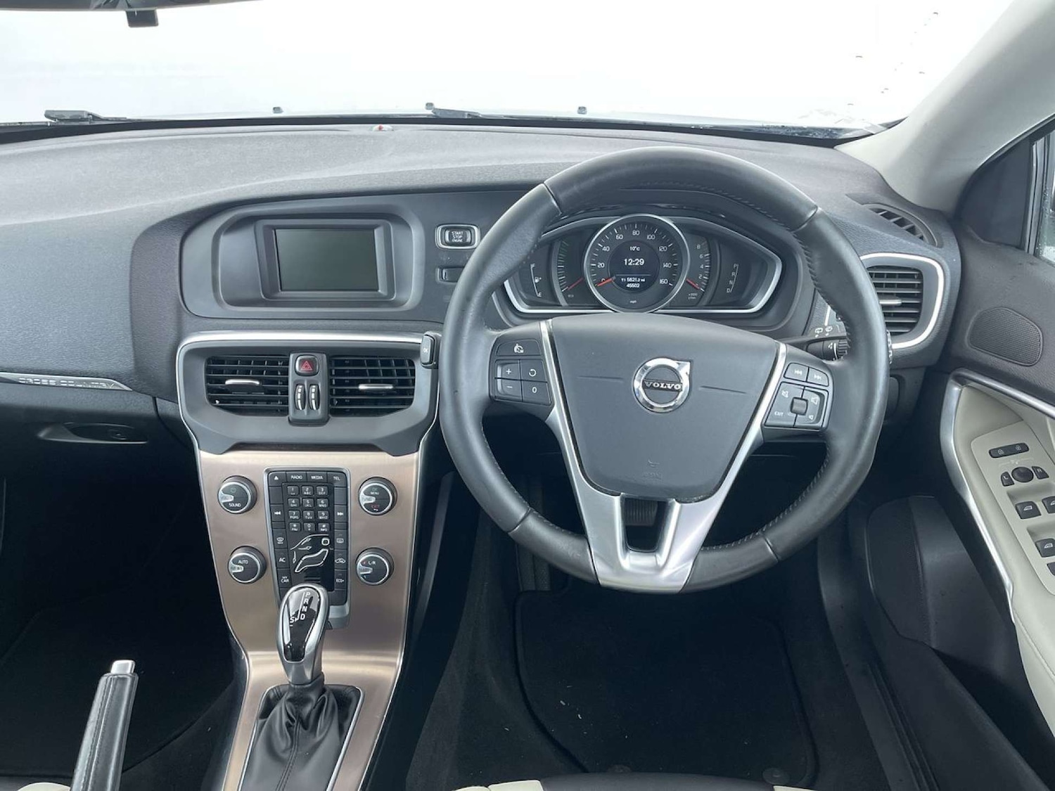 Used Volvo V40 2016 for sale - 77200714: Photo 35
