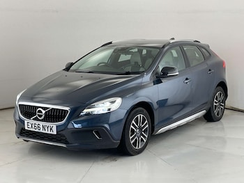 Used Volvo V40 2016 for sale - 77200714: Photo